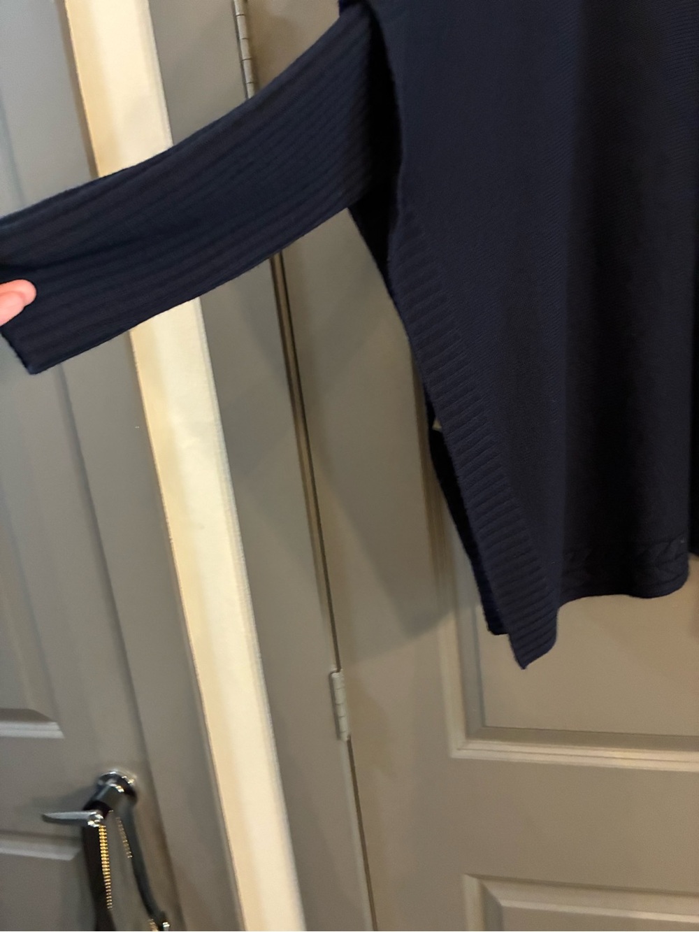 CH Carolina Herrera Navy Wool Turtleneck Oversized Cape Sweater - Picture 2 of 8